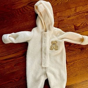 Baby bear 🐻 winter suit ❤️ 3-6 months old